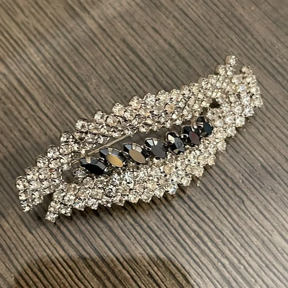 Vintage Rhinestone Clear & Gunmetal Rhinestone Brooch
